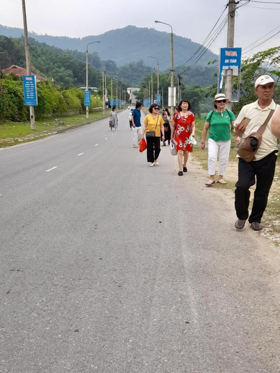 Khach San Vuon Quoc Gia Ba Be Hotell Bac Kan Exteriör bild