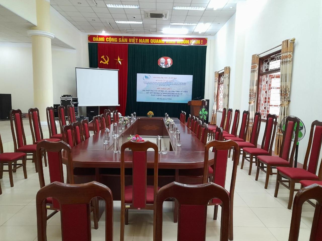 Khach San Vuon Quoc Gia Ba Be Hotell Bac Kan Exteriör bild